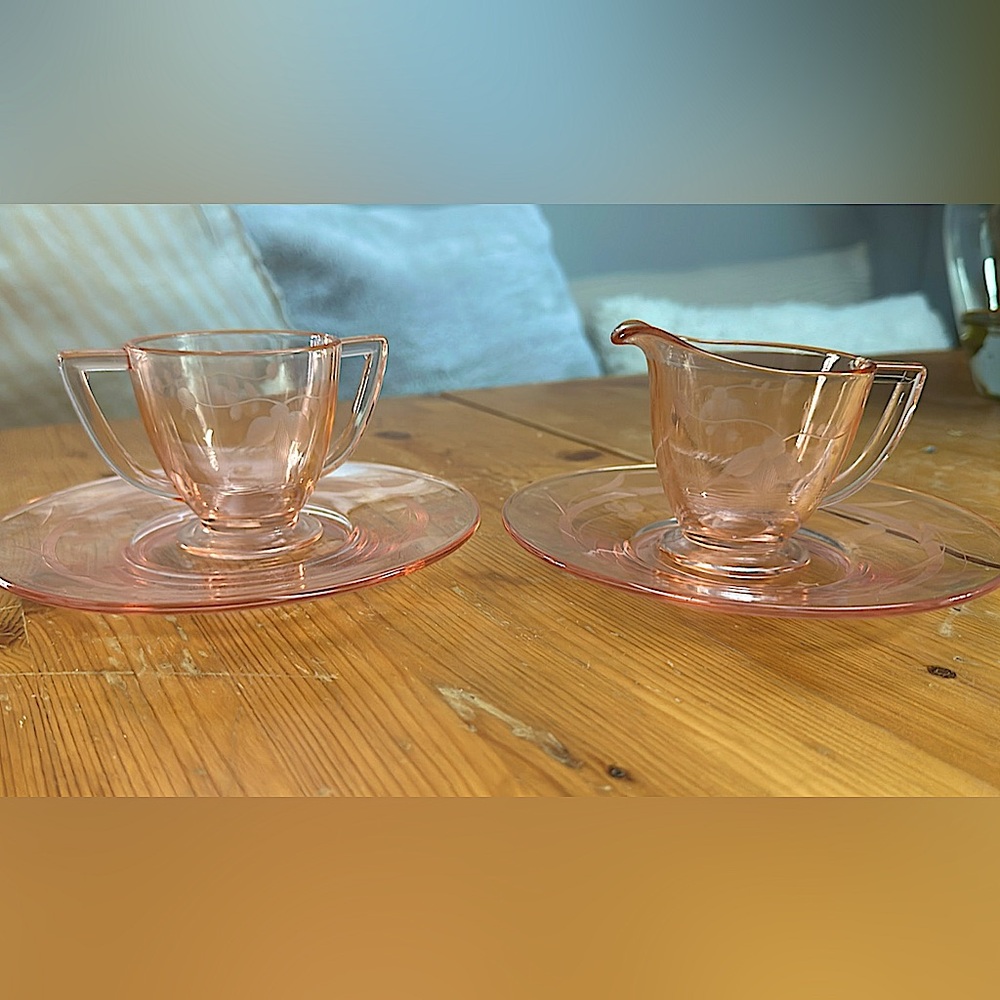 Depression glass cream and sugar